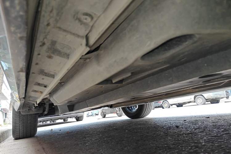 Used Toyota Venza 2022 2.0L CVT Two-Wheel Drive Prestige Edition Right Side Sill