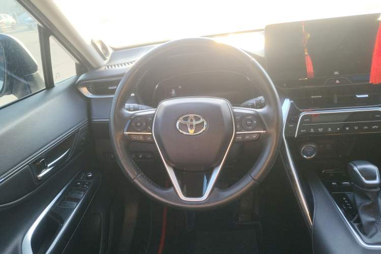 Used Toyota Venza 2022 Dual-Engine 2.5L CVT Four-Wheel Drive Supreme Edition Steering Wheel