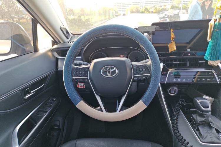 Used Toyota Venza 2022 2.0L CVT Two-Wheel Drive Prestige Edition Steering Wheel