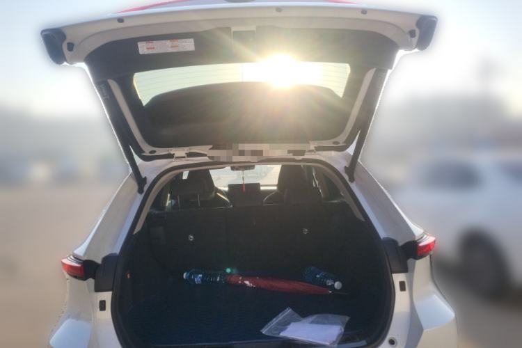 Used Toyota Venza 2022 Dual-Engine 2.5L CVT Four-Wheel Drive Supreme Edition Trunk
