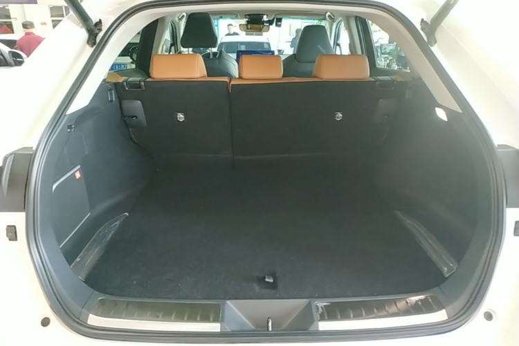 Used Toyota Venza 2022 2.0L CVT Two-Wheel Drive Prestige Edition Trunk