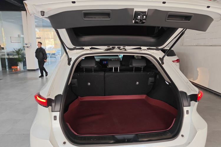 Used Toyota Venza 2022 Dual-Engine 2.5L CVT Two-Wheel Drive Luxury Edition Trunk