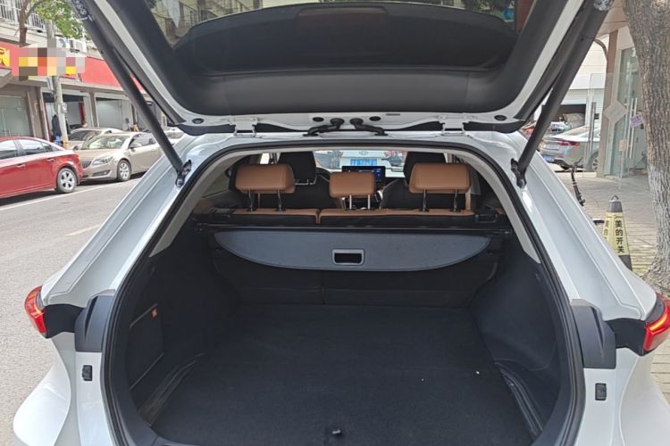Used Toyota Venza 2022 2.0L CVT Two-Wheel Drive Prestige Edition Trunk