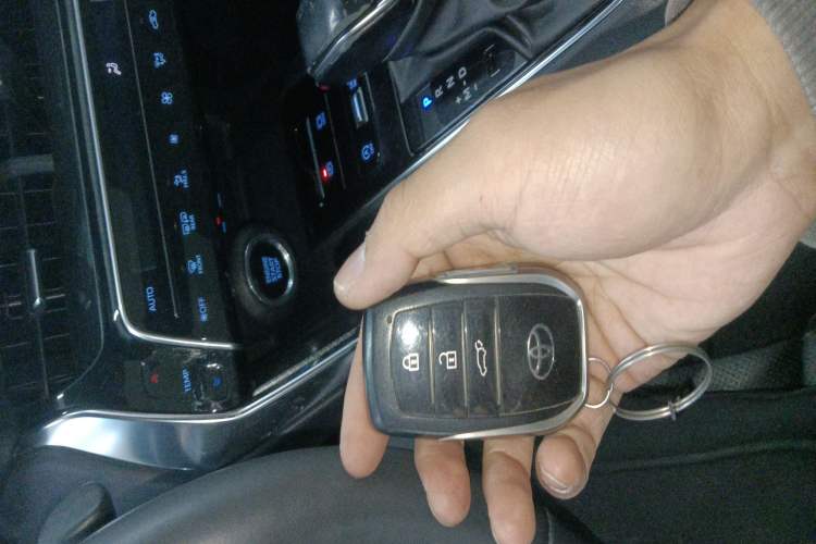 Used Toyota Venza 2022 2.0L CVT Four-Wheel Drive Supreme Edition Vehicle Key