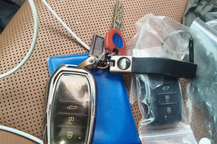 Used Toyota Venza 2022 2.0L CVT Two-Wheel Drive Prestige Edition Vehicle Key