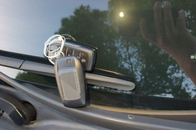 Used Toyota Venza 2022 2.0L CVT Two-Wheel Drive Prestige Edition Vehicle Key