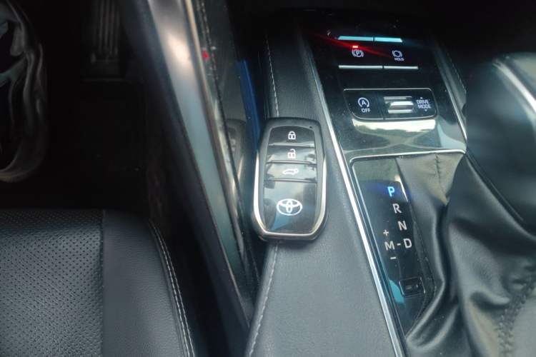 Used Toyota Venza 2022 2.0L CVT Two-Wheel Drive Prestige Edition Vehicle Key