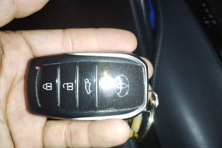 Used Toyota Venza 2022 2.0L CVT Two-Wheel Drive Prestige Edition Vehicle Key