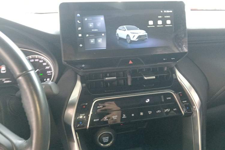 Used Toyota Venza 2023 2.0L CVT Two-Wheel Drive Luxury Edition Audio And AC Panel