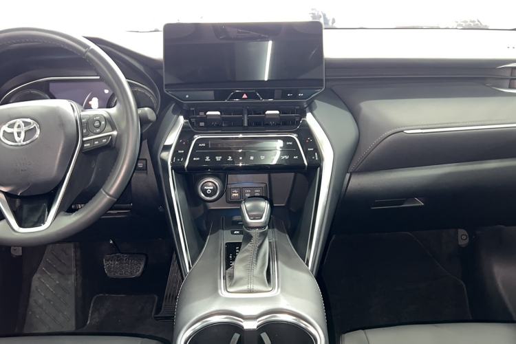 Used Toyota Venza 2023 2.5L Smart Electric Hybrid Dual-Drive Luxury Edition Audio And AC Panel