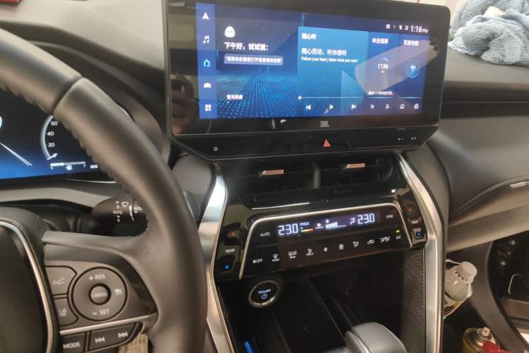 Used Toyota Venza 2023 2.5L Smart Electric Hybrid Dual-Engine Four-Wheel Drive Supreme Edition Audio And AC Panel