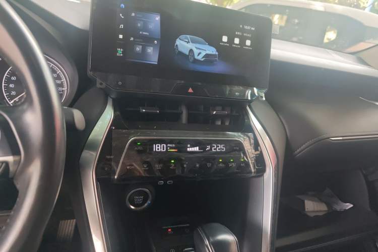 Used Toyota Venza 2023 2.0L CVT Two-Wheel Drive Luxury Edition Audio And AC Panel