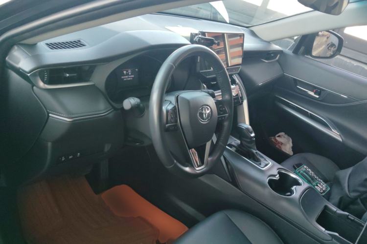 Used Toyota Venza 2023 2.5L Smart Electric Hybrid Dual-Drive Luxury Edition Center Console