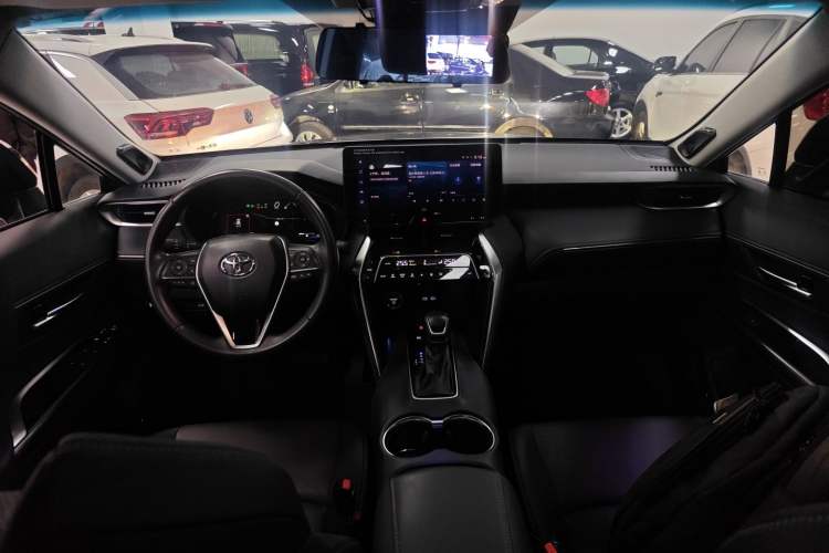 Used Toyota Venza 2023 2.5L Smart Electric Hybrid Dual-Drive Prestige Version Center Console