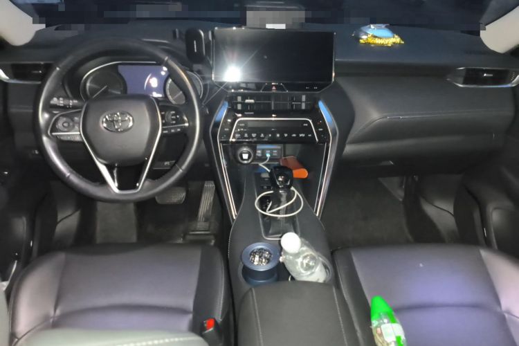 Used Toyota Venza 2023 2.0L CVT Two-Wheel Drive Luxury Edition Center Console