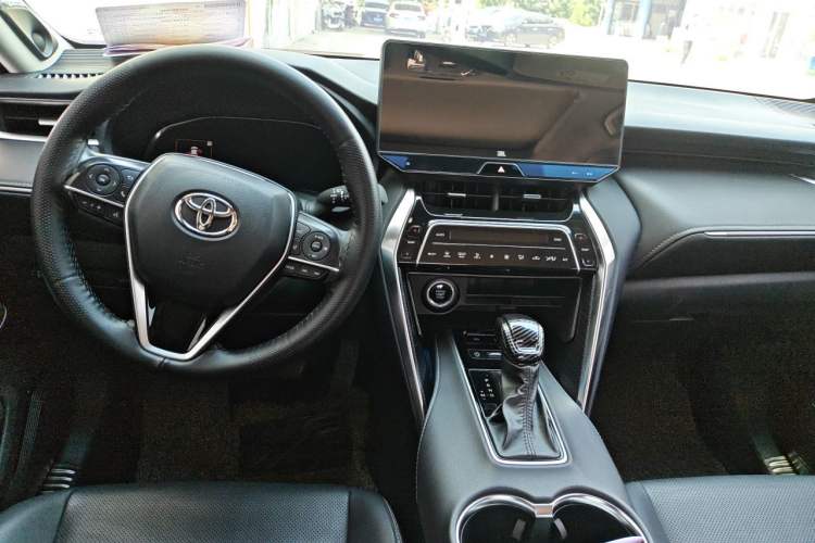 Used Toyota Venza 2023 2.0L CVT Two-Wheel Drive Prestige Version Center Console