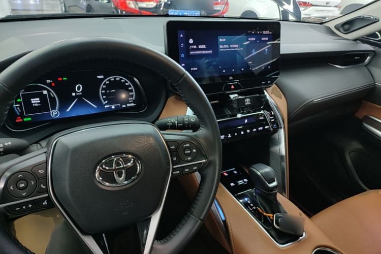 Used Toyota Venza 2023 2.5L Smart Electric Hybrid Dual-Drive Prestige Version Center Console