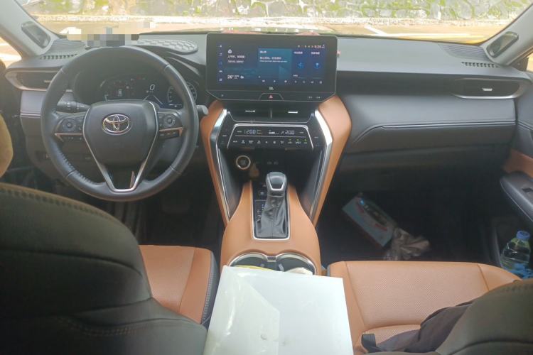 Used Toyota Venza 2023 2.0L CVT Two-Wheel Drive Prestige Version Center Console