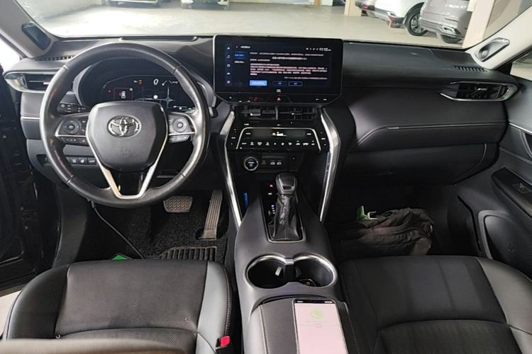 Used Toyota Venza 2023 2.5L Smart Electric Hybrid Dual-Engine Four-Wheel Drive Supreme Edition Center Console