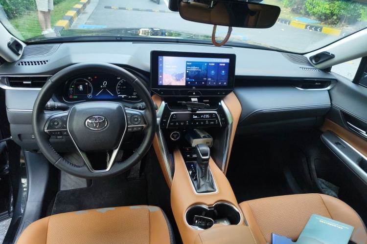 Used Toyota Venza 2023 2.5L Smart Electric Hybrid Dual-Drive Prestige Version Center Console