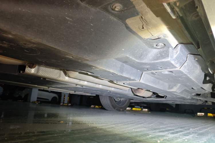 Used Toyota Venza 2023 2.0L CVT Two-Wheel Drive Prestige Version Chassis Rear Right