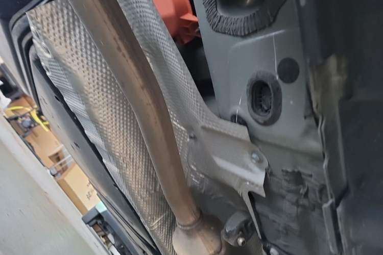 Used Toyota Venza 2023 2.5L Smart Electric Hybrid Dual-Drive Prestige Version Chassis Rear Right