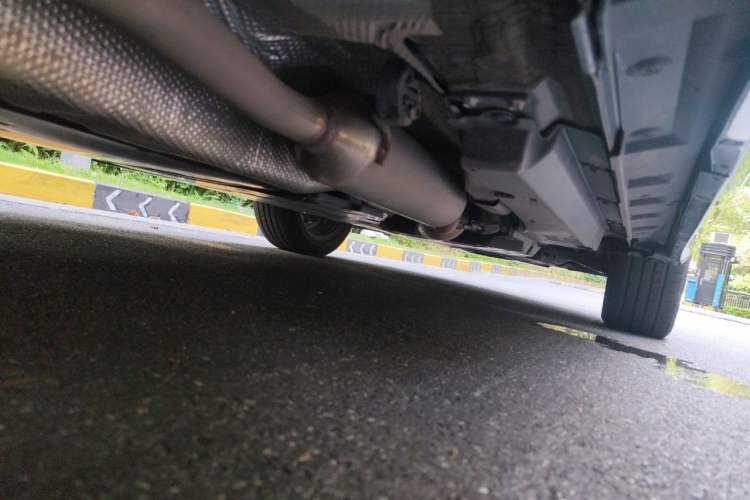 Used Toyota Venza 2023 2.5L Smart Electric Hybrid Dual-Drive Prestige Version Chassis Rear Right