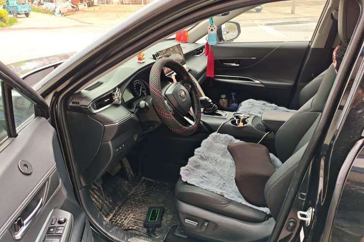 Used Toyota Venza 2023 2.0L CVT Two-Wheel Drive Luxury Edition Driver Seat