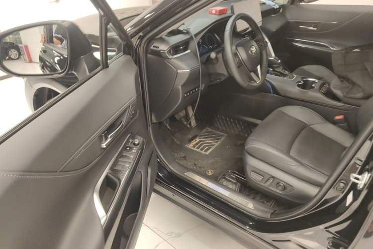 Used Toyota Venza 2023 2.5L Smart Electric Hybrid Dual-Engine Four-Wheel Drive Supreme Edition Driver Seat