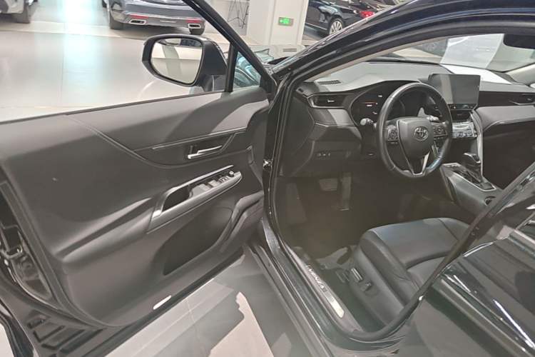 Used Toyota Venza 2023 2.0L CVT Two-Wheel Drive Luxury Edition Driver Seat