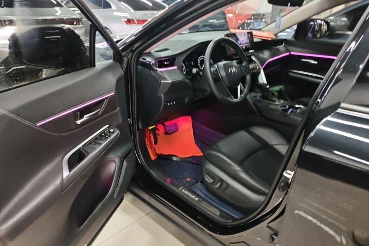 Used Toyota Venza 2023 2.0L CVT Two-Wheel Drive Luxury Edition Driver Seat