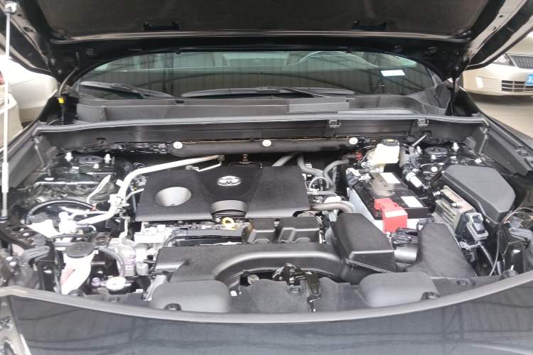 Used Toyota Venza 2023 2.0L CVT Two-Wheel Drive Luxury Edition Engine Bay