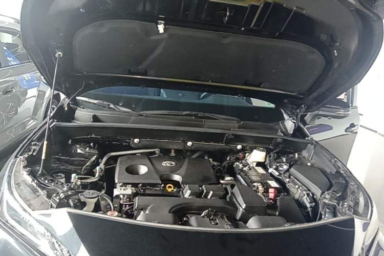 Used Toyota Venza 2023 2.0L CVT Two-Wheel Drive Luxury Edition Engine Bay