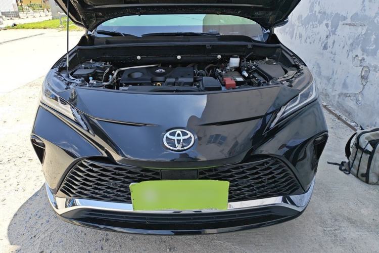 Used Toyota Venza 2023 2.0L CVT Two-Wheel Drive Prestige Version Engine Bay