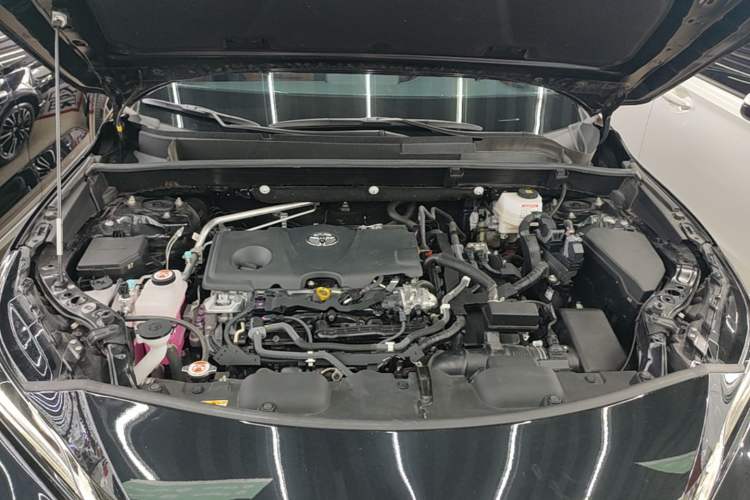 Used Toyota Venza 2023 2.5L Smart Electric Hybrid Dual-Drive Prestige Version Engine Bay