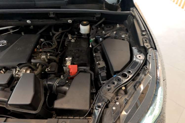 Used Toyota Venza 2023 2.0L CVT Two-Wheel Drive Prestige Version Engine Bay Left