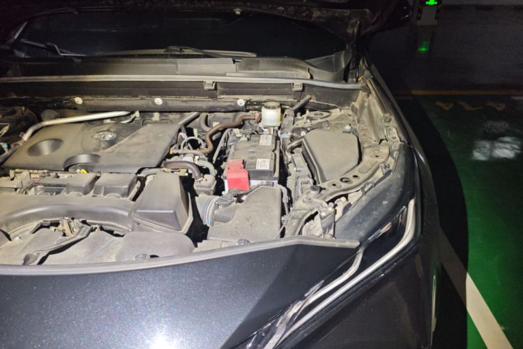 Used Toyota Venza 2023 2.0L CVT Two-Wheel Drive Prestige Version Engine Bay Left