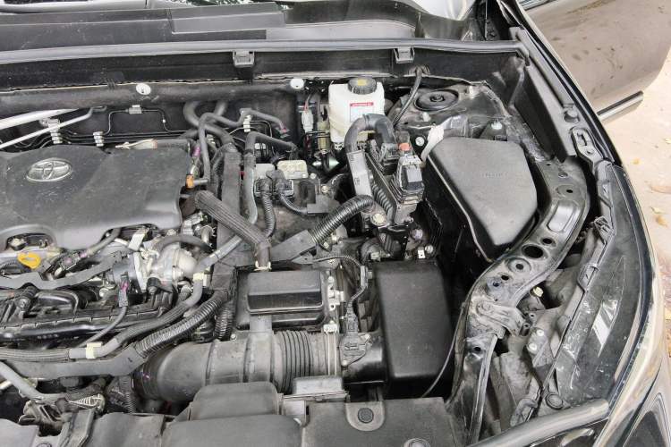 Used Toyota Venza 2023 2.5L Smart Electric Hybrid Dual-Drive Prestige Version Engine Bay Left