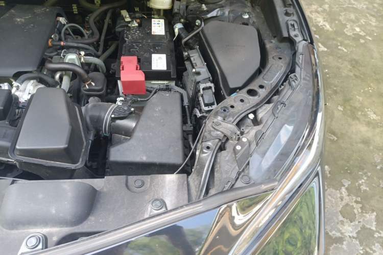 Used Toyota Venza 2023 2.0L CVT Two-Wheel Drive Prestige Version Engine Bay Left