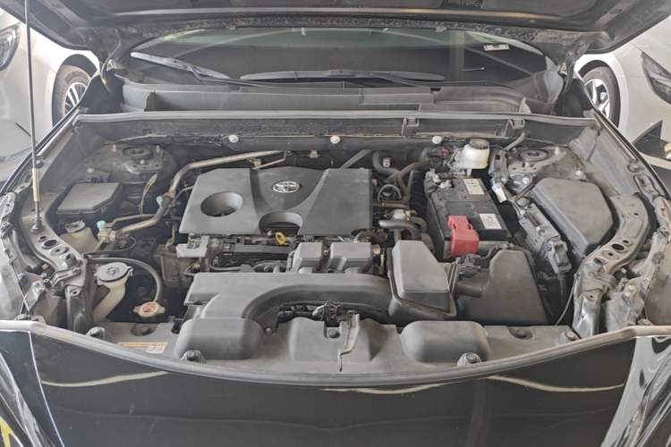 Used Toyota Venza 2023 2.0L CVT Two-Wheel Drive Prestige Version Engine Bay