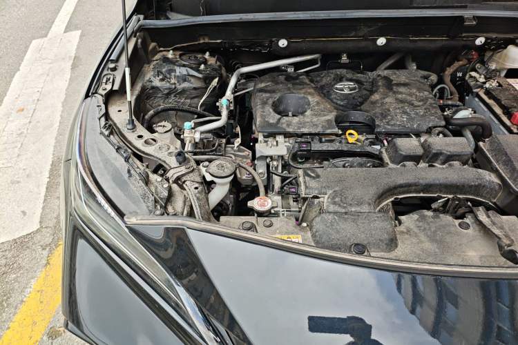 Used Toyota Venza 2023 2.0L CVT Two-Wheel Drive Luxury Edition Engine Bay Right