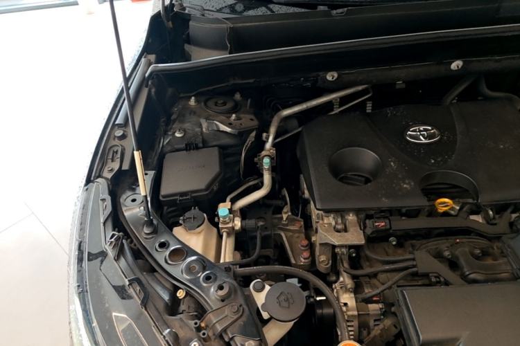 Used Toyota Venza 2023 2.0L CVT Two-Wheel Drive Prestige Version Engine Bay Right