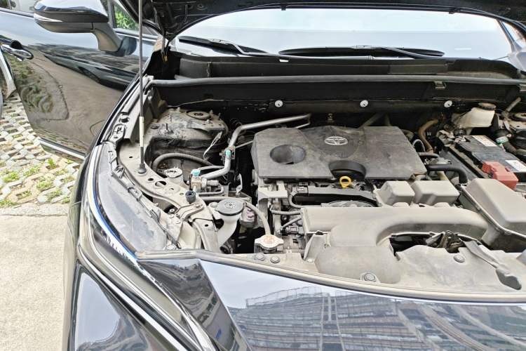 Used Toyota Venza 2023 2.0L CVT Two-Wheel Drive Luxury Edition Engine Bay Right