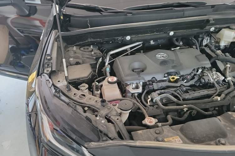 Used Toyota Venza 2023 2.5L Smart Electric Hybrid Dual-Drive Prestige Version Engine Bay Right