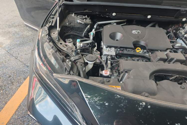 Used Toyota Venza 2023 2.0L CVT Two-Wheel Drive Luxury Edition Engine Bay Right