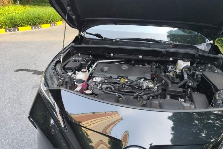 Used Toyota Venza 2023 2.5L Smart Electric Hybrid Dual-Drive Prestige Version Engine Bay Right