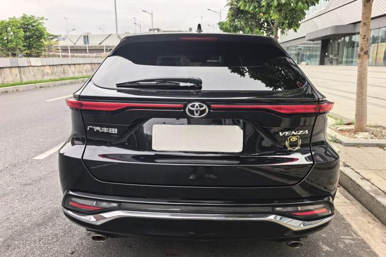 Used Toyota Venza 2023 2.0L CVT Two-Wheel Drive Luxury Edition Exterior 3