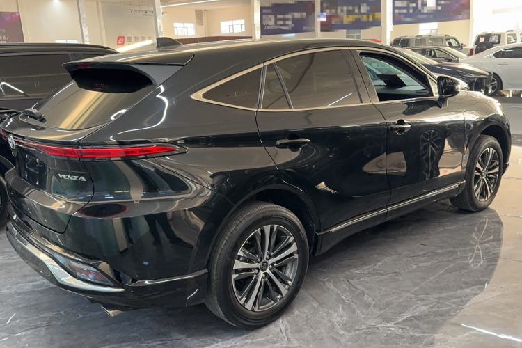Used Toyota Venza 2023 2.0L CVT Two-Wheel Drive Luxury Edition Exterior 3