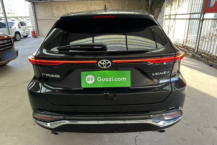 Used Toyota Venza 2023 2.0L CVT Two-Wheel Drive Luxury Edition Exterior 4