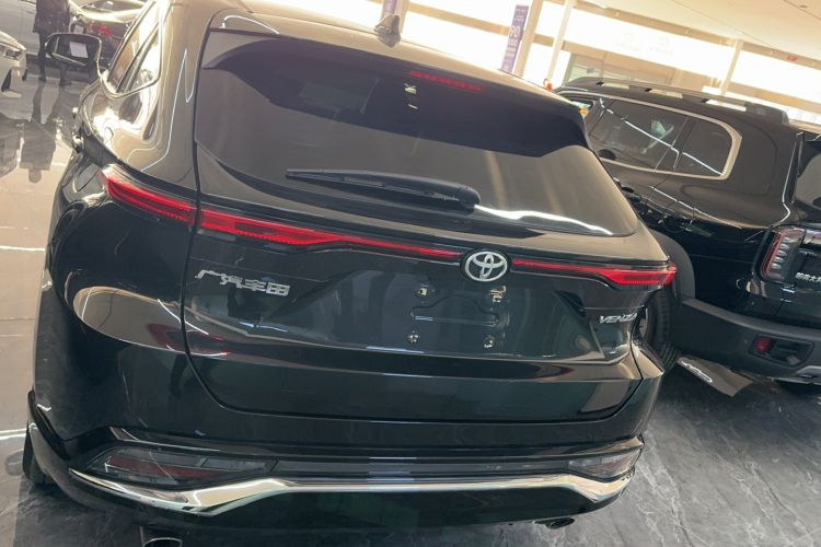 Used Toyota Venza 2023 2.0L CVT Two-Wheel Drive Luxury Edition Exterior 4
